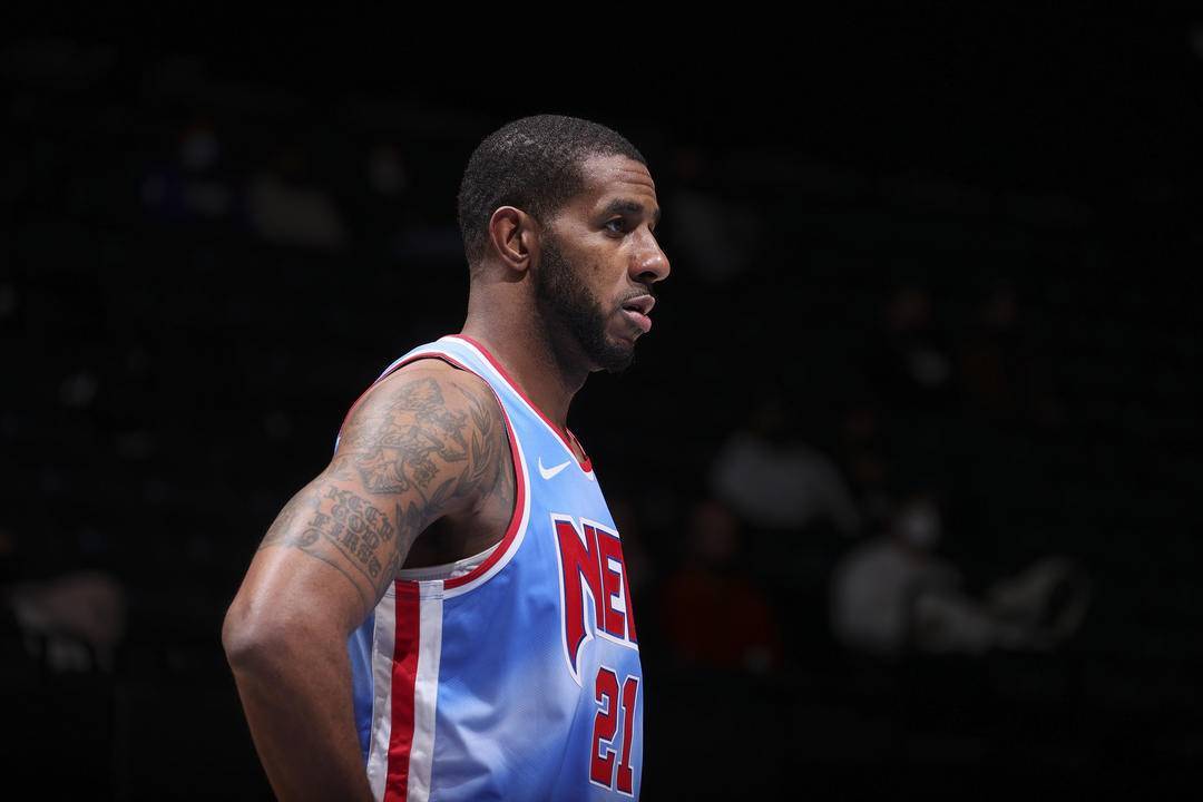 他果断换上 他果断换上